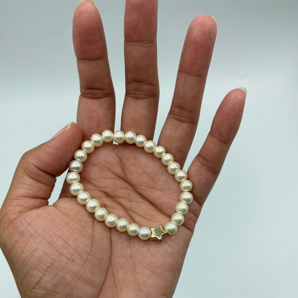Handmade Trendy Y2K Inspired Glass Bead Stretch Bracelet - Picture 1 of 5